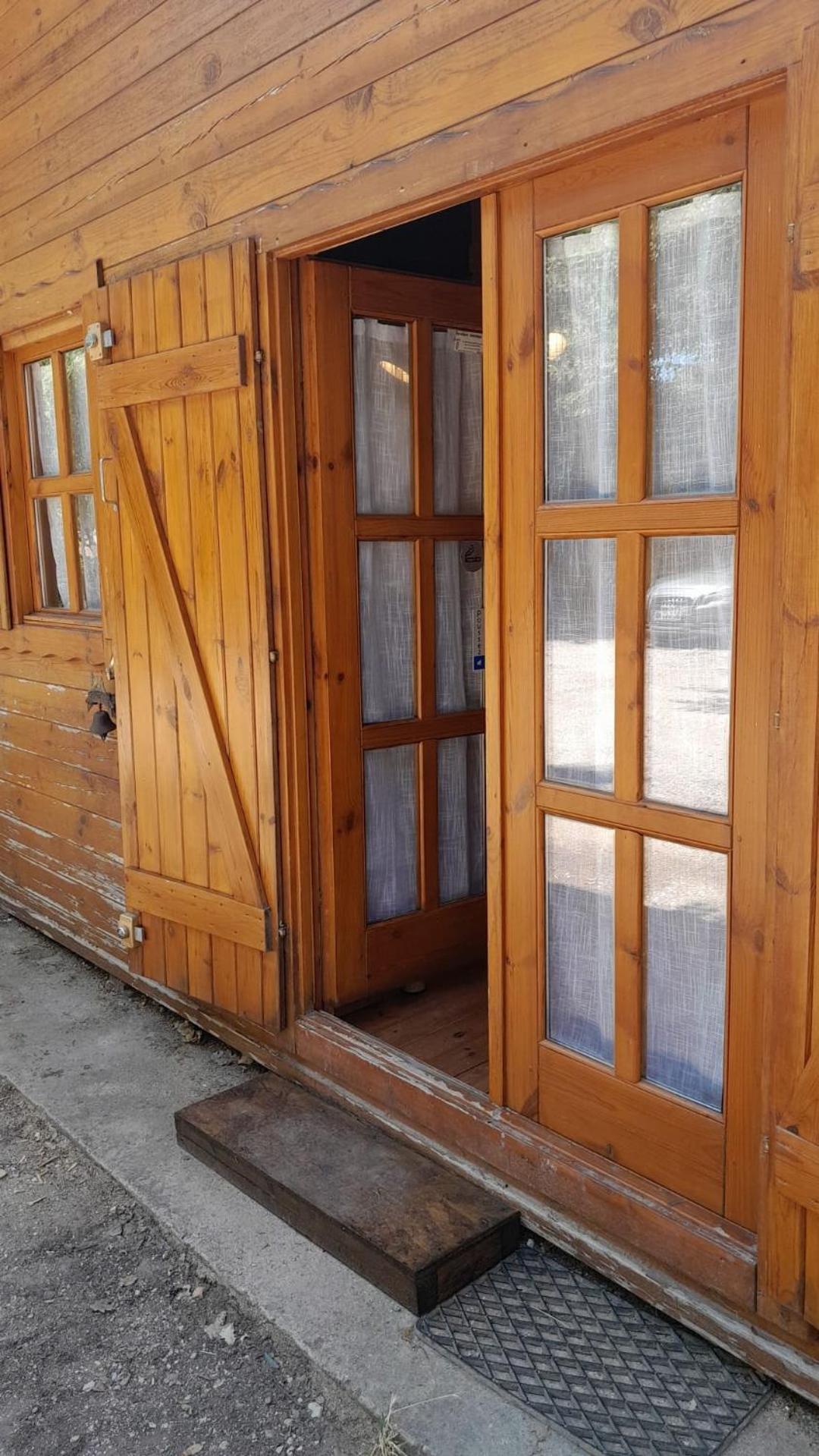La Cabane En Bois Tourves Kültér fotó