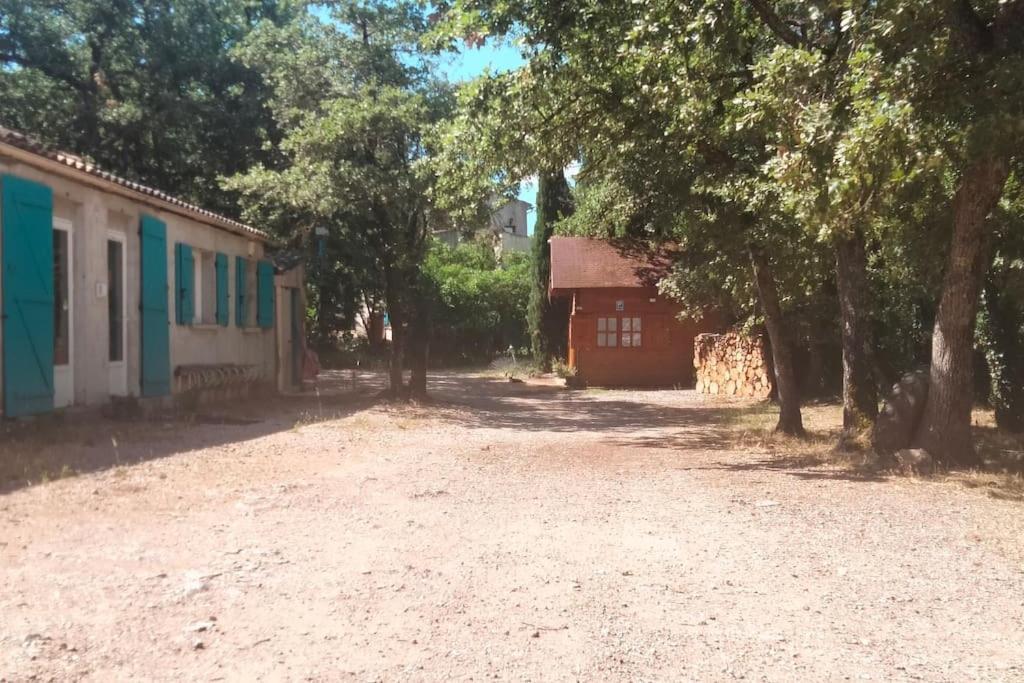 La Cabane En Bois Tourves Kültér fotó
